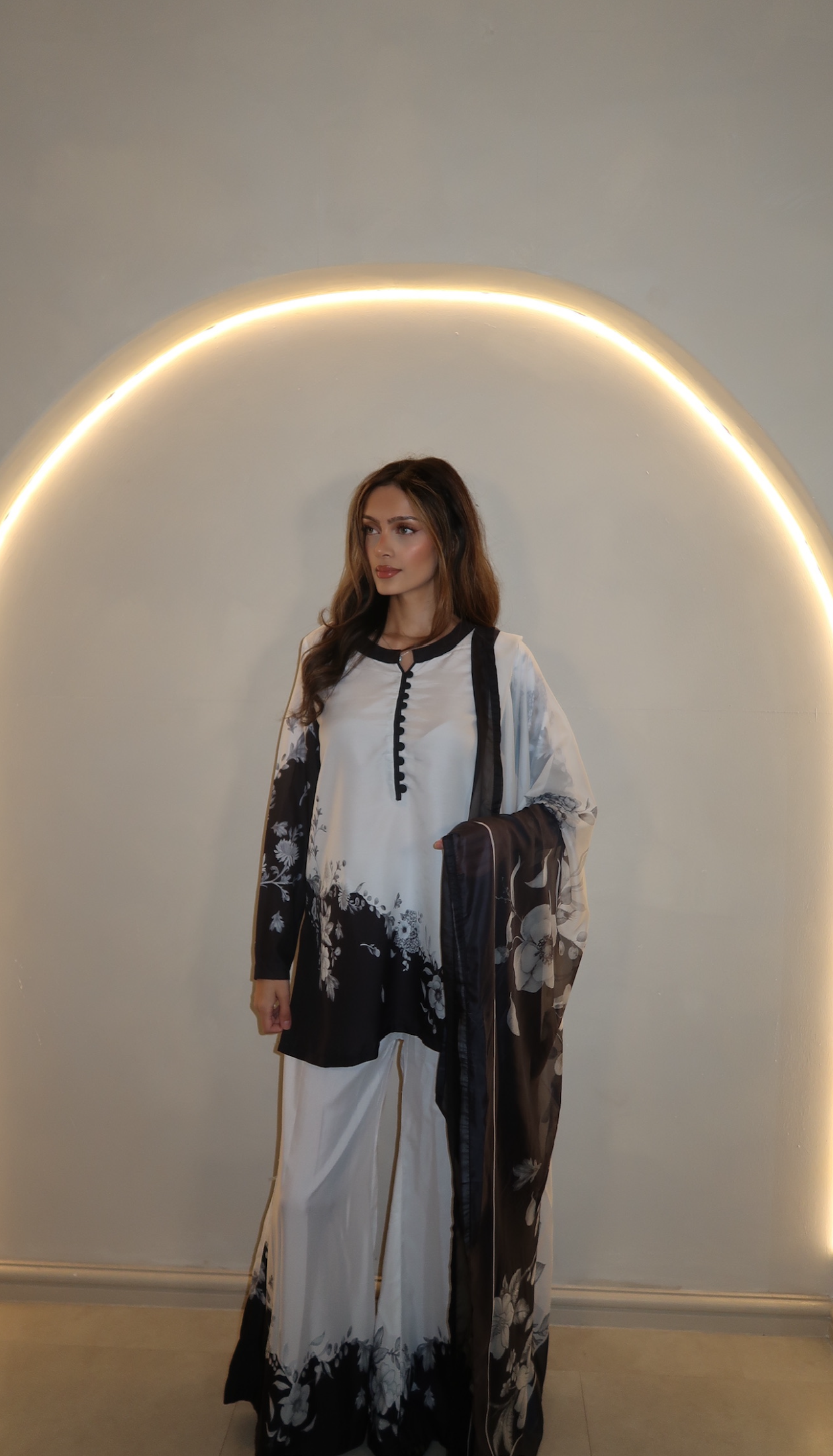 FLORAL BLACK AND WHITE 3PC