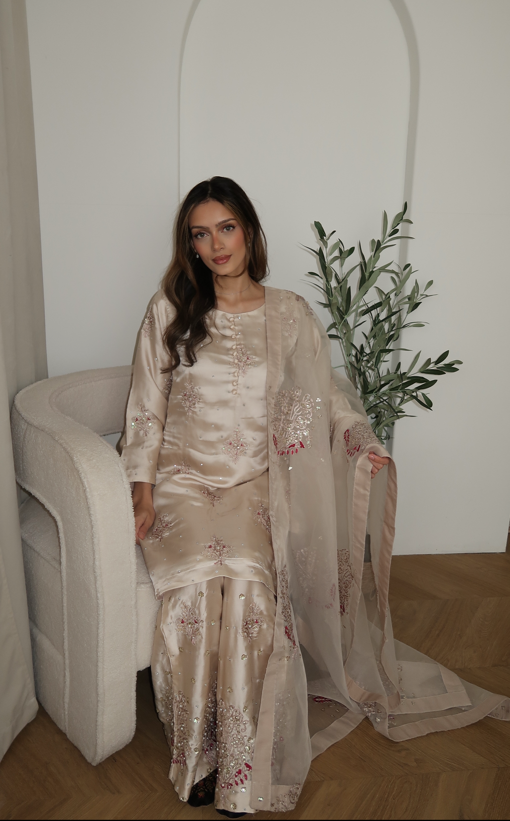 ROYAL IVORY 3PC ELEGANT SUIT