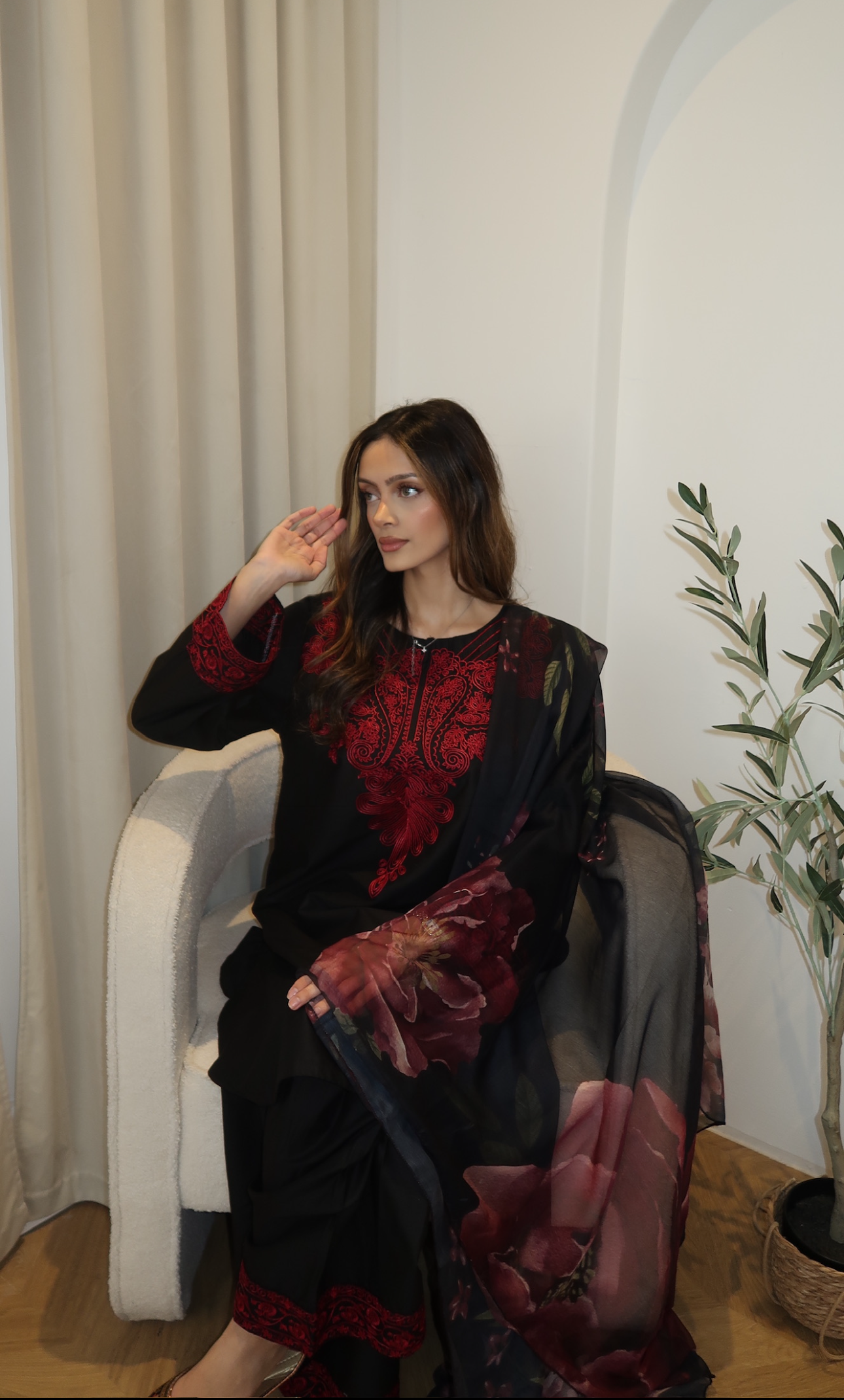 RICH ELEGANT BLACK AND RED SUIT 3PC WITH ROSE PRINT DUPATTA